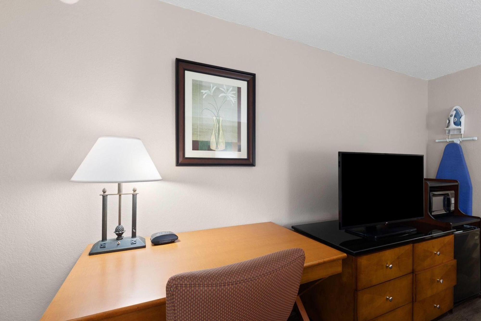 Baymont By Wyndham Knoxville I-75 Exterior foto