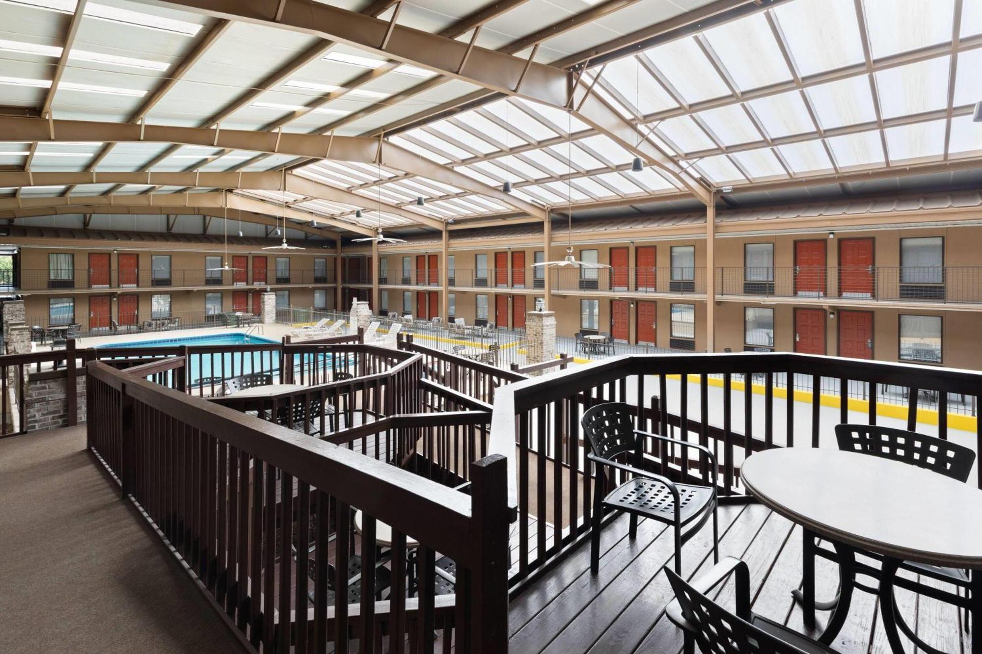 Baymont By Wyndham Knoxville I-75 Exterior foto