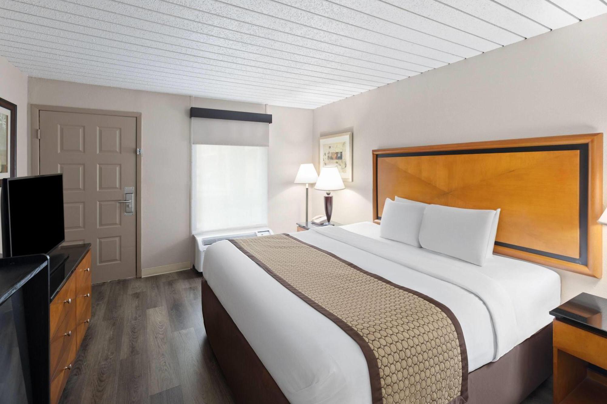 Baymont By Wyndham Knoxville I-75 Exterior foto